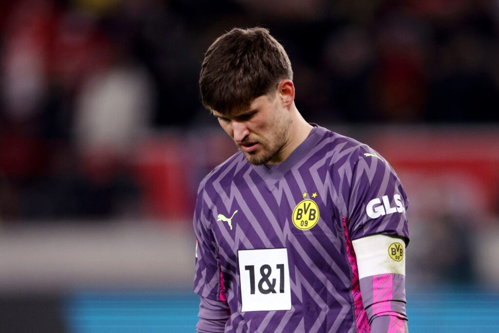 borussia dortmund goalkeeper, Gregor Kobel, was hospitalize due to the car accident he was…