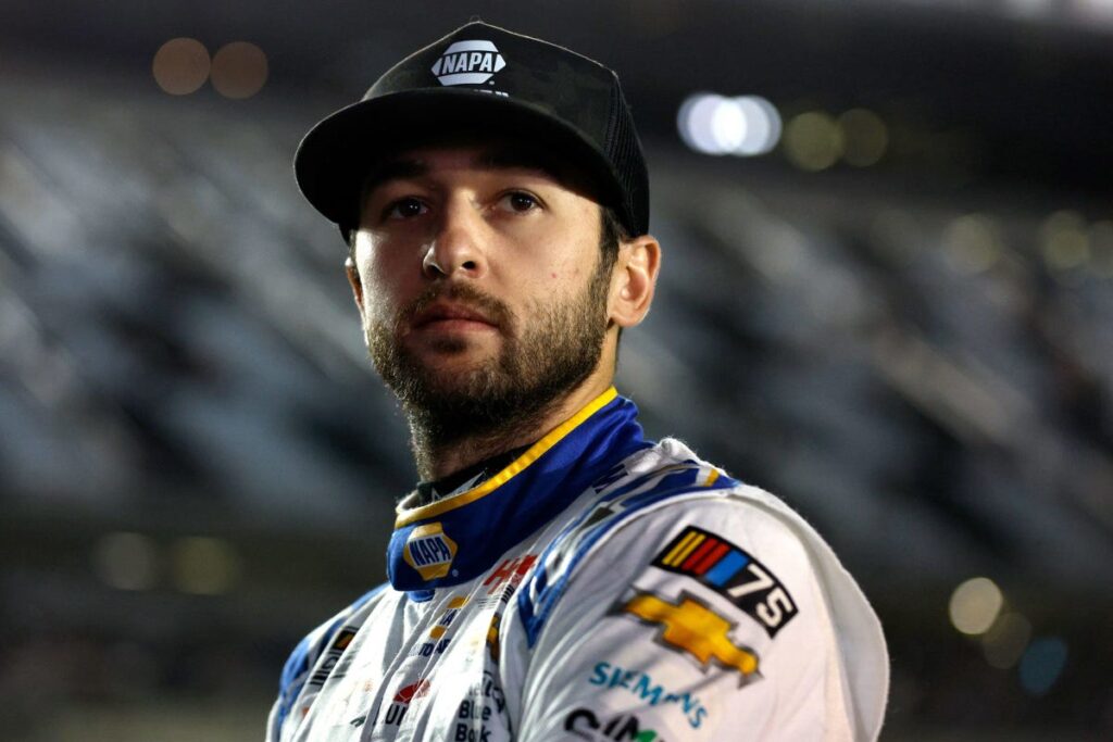 chase elliott announce to NASCAR management today cancelling his  retirement …..