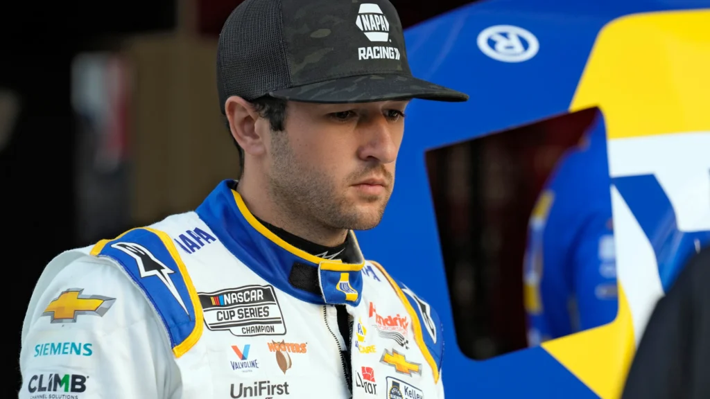 ” Chase Elliott Cry Bitterly Following Cheating girlfriend Ashley Anderson Announced break up and Disownment of” …