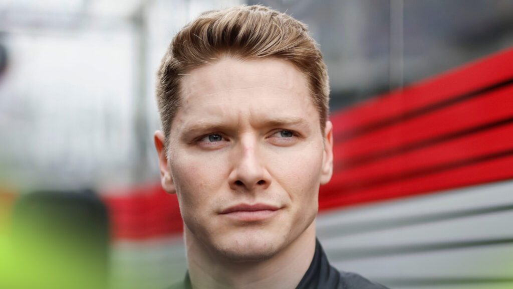 After a DNA test, Josef Newgarden files for divorce with his wife Ashley Welch when he confirm that Kota Nicolai is not…