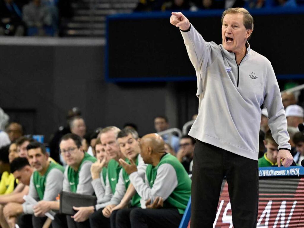 ESPN College Basketball Analyst Jeff Borzello  Criticizes Oregon.